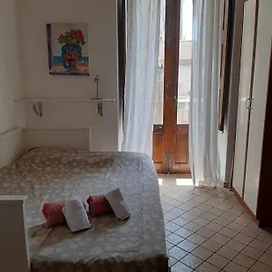 Monovano Centro Storico , Aeroporto di Catania Fontana Rossa Italia
